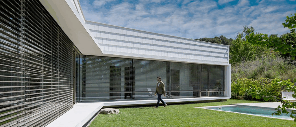 Casa OM, la arquitectura sensible que recupera lo natural